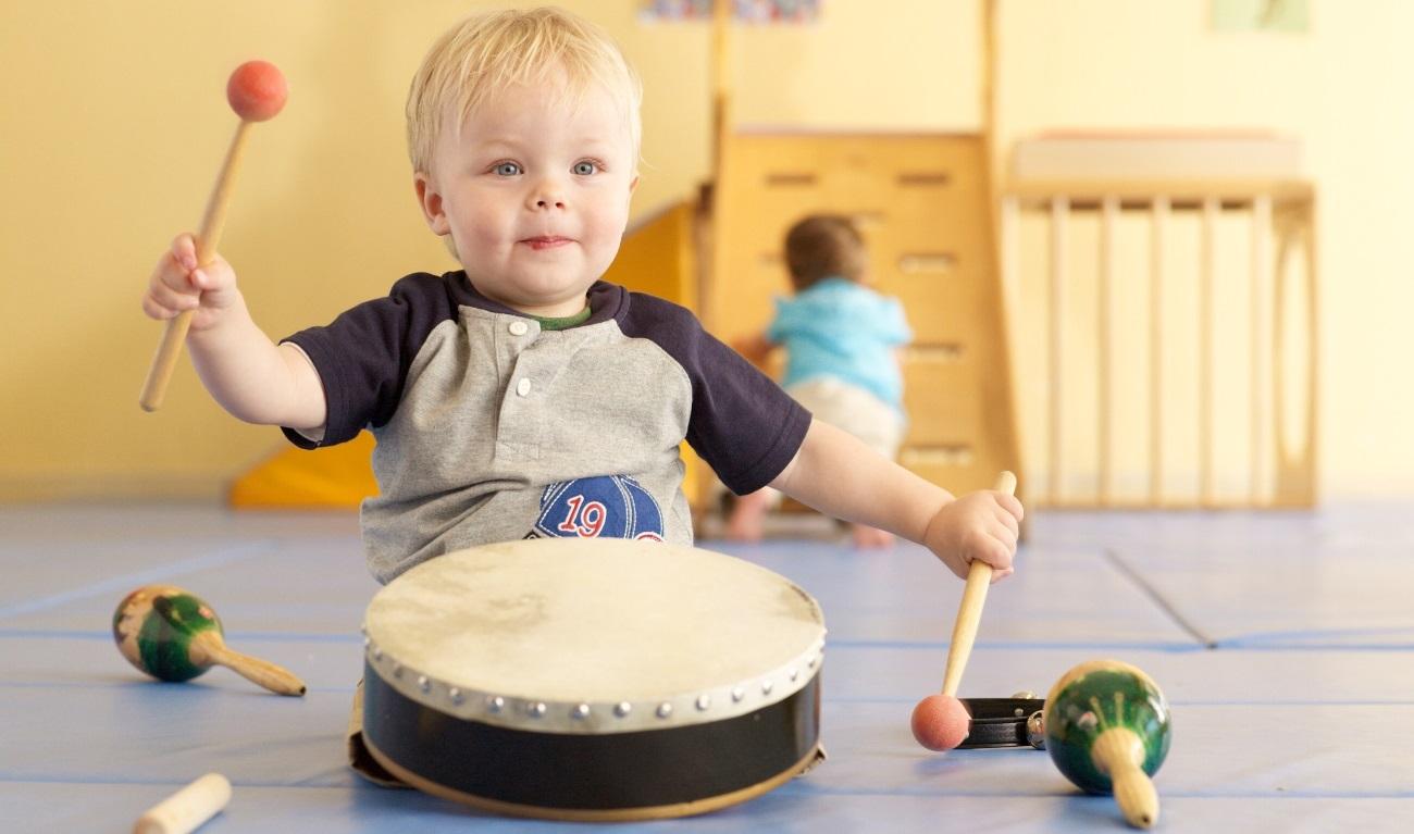 Музыка настраивает детский мозг на речь