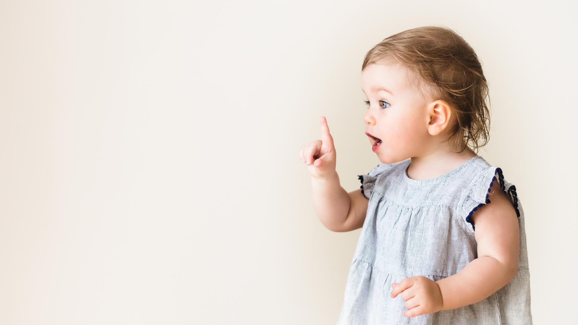 Первые жесты детей рассказывают о дальнейшем развитии у них речи