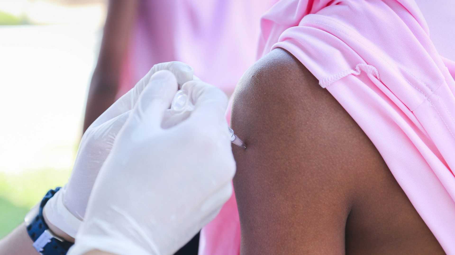В Республике Конго разрешили применение новой вакцины для борьбы со вспышкой Эболы