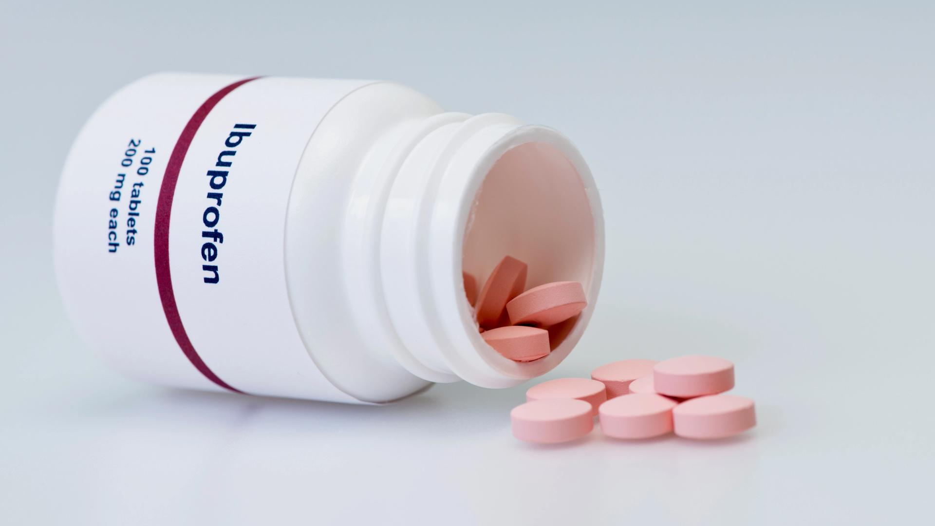 Длительный прием высоких доз ибупрофена влияет на фертильность мужчин