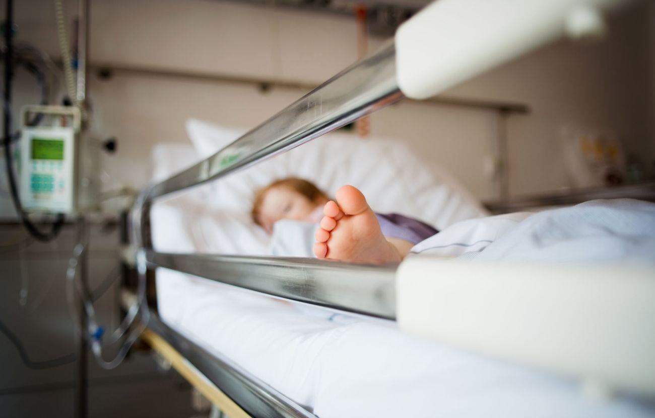 НКО призывают добиться сопровождения для детей-сирот в больницах