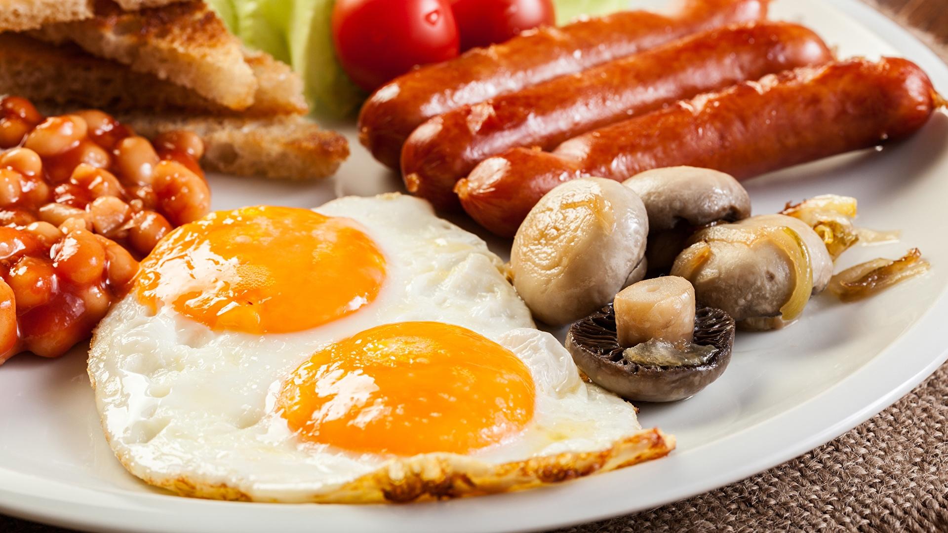 Высококалорийный завтрак способствует похудению