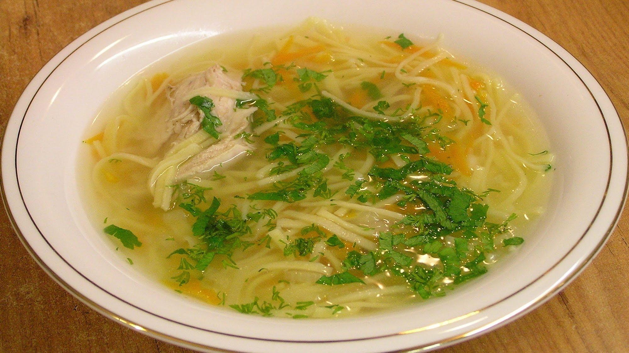 Почему куриный суп можно рекомендовать для облегчения симптомов простуды