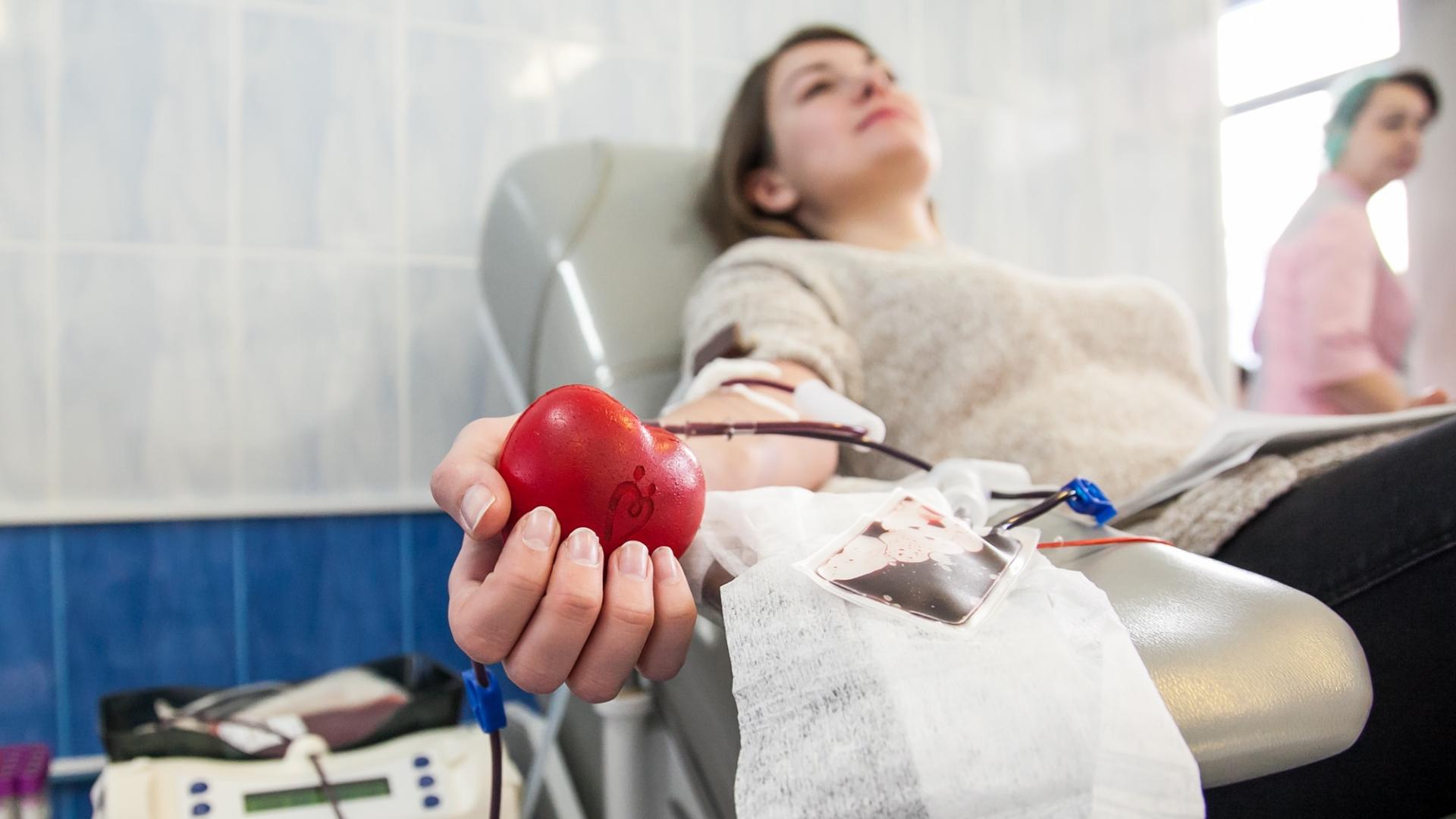 Кофеин, декстрометрофан и Ксанакс. Что может содержать донорская кровь?
