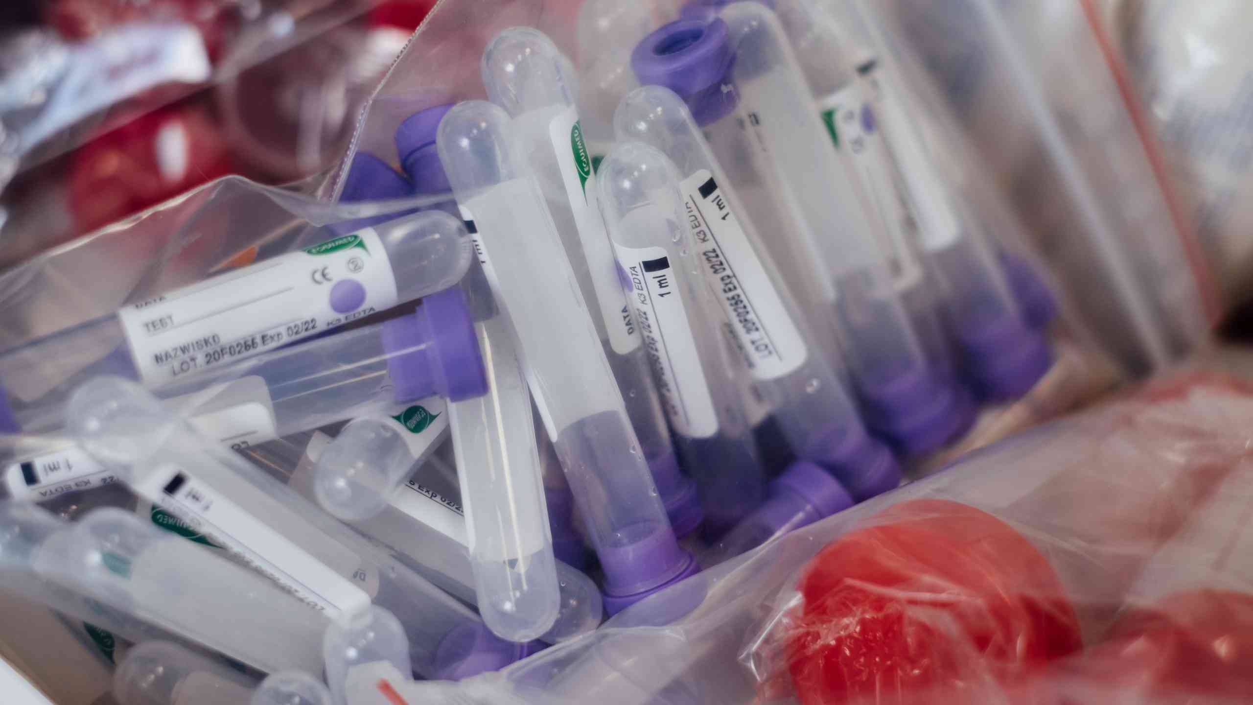 Medicago и GSK приступили к испытаниям адъювантной экспериментальной вакцины против COVID-19