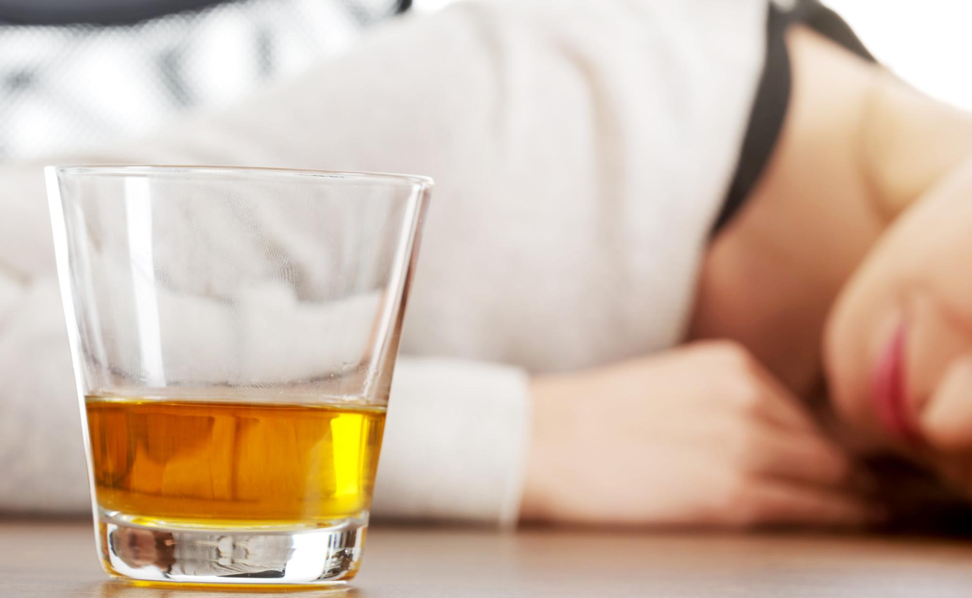Неврологи предложили уникальный метод лечения алкоголизма