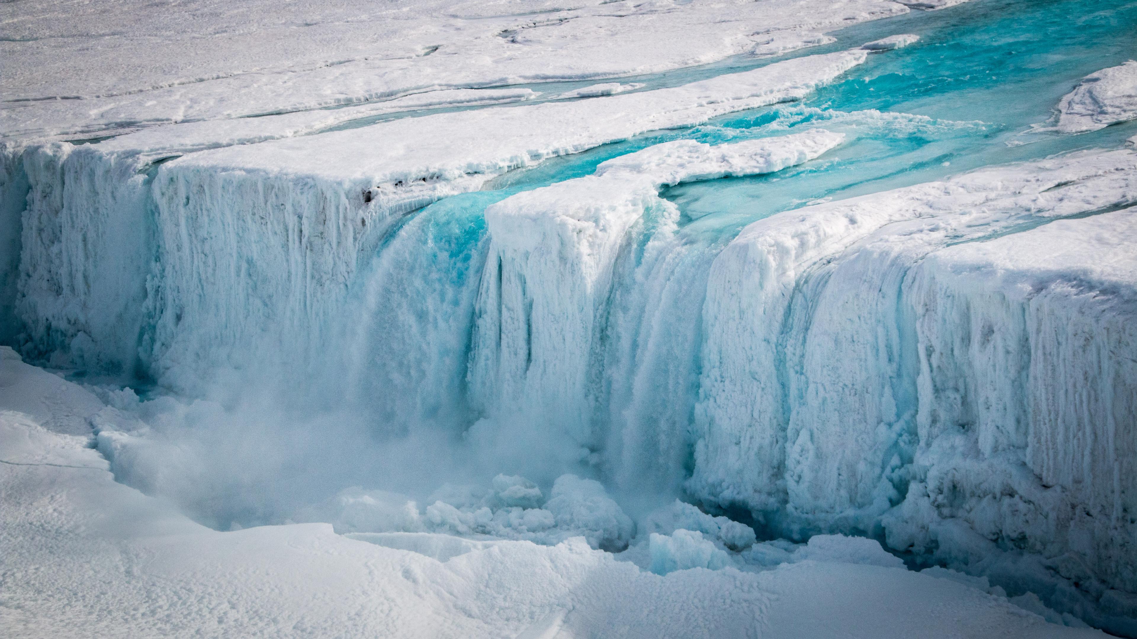 Геологи смоделировали деформацию земной коры в ответ на истончение ледников