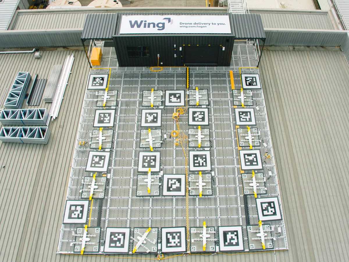 Wing построила дронопорт на крыше торгового центра