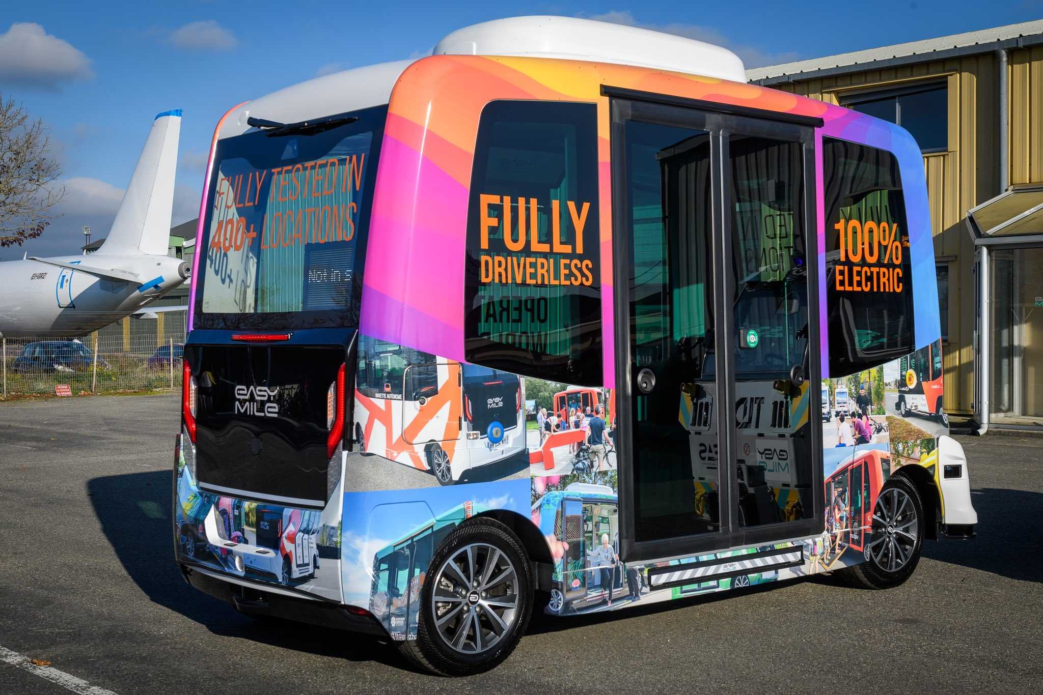 Автономному автобусу EasyMile разрешили ездить по французским дорогам общего пользования