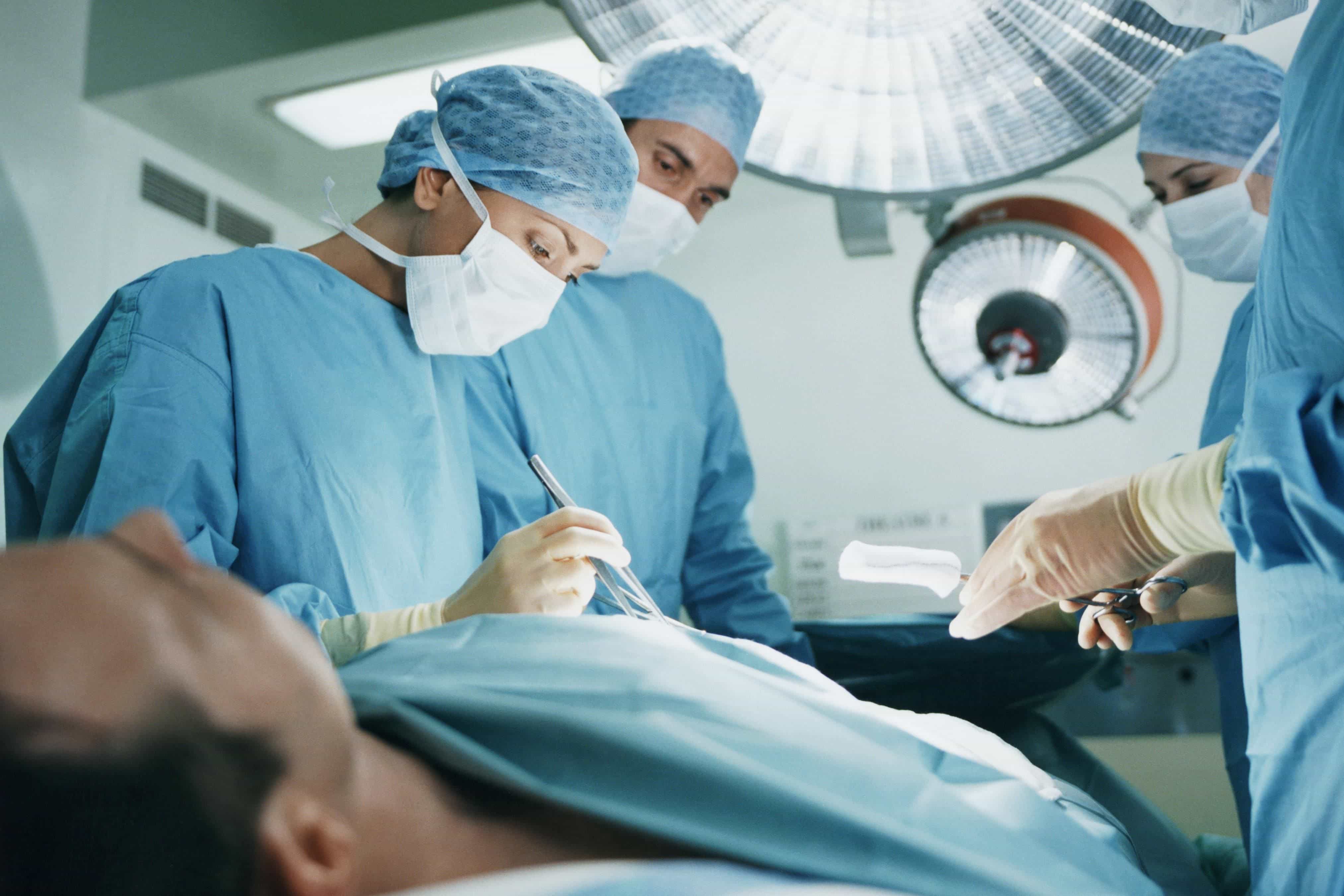 Операция по протезированию яичка: подготовка, подбор имплантата