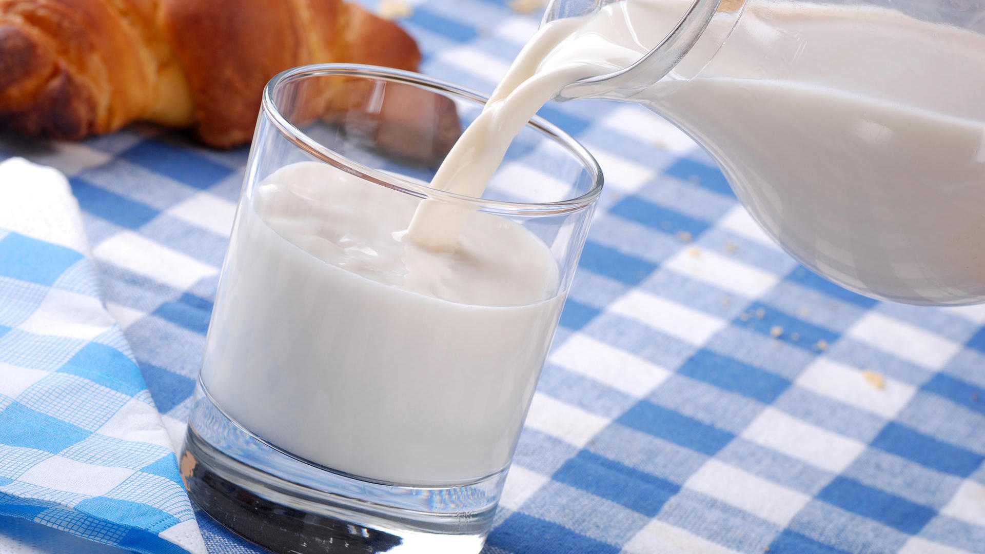 Неврологи предупредили об опасности молока при рассеянном склерозе