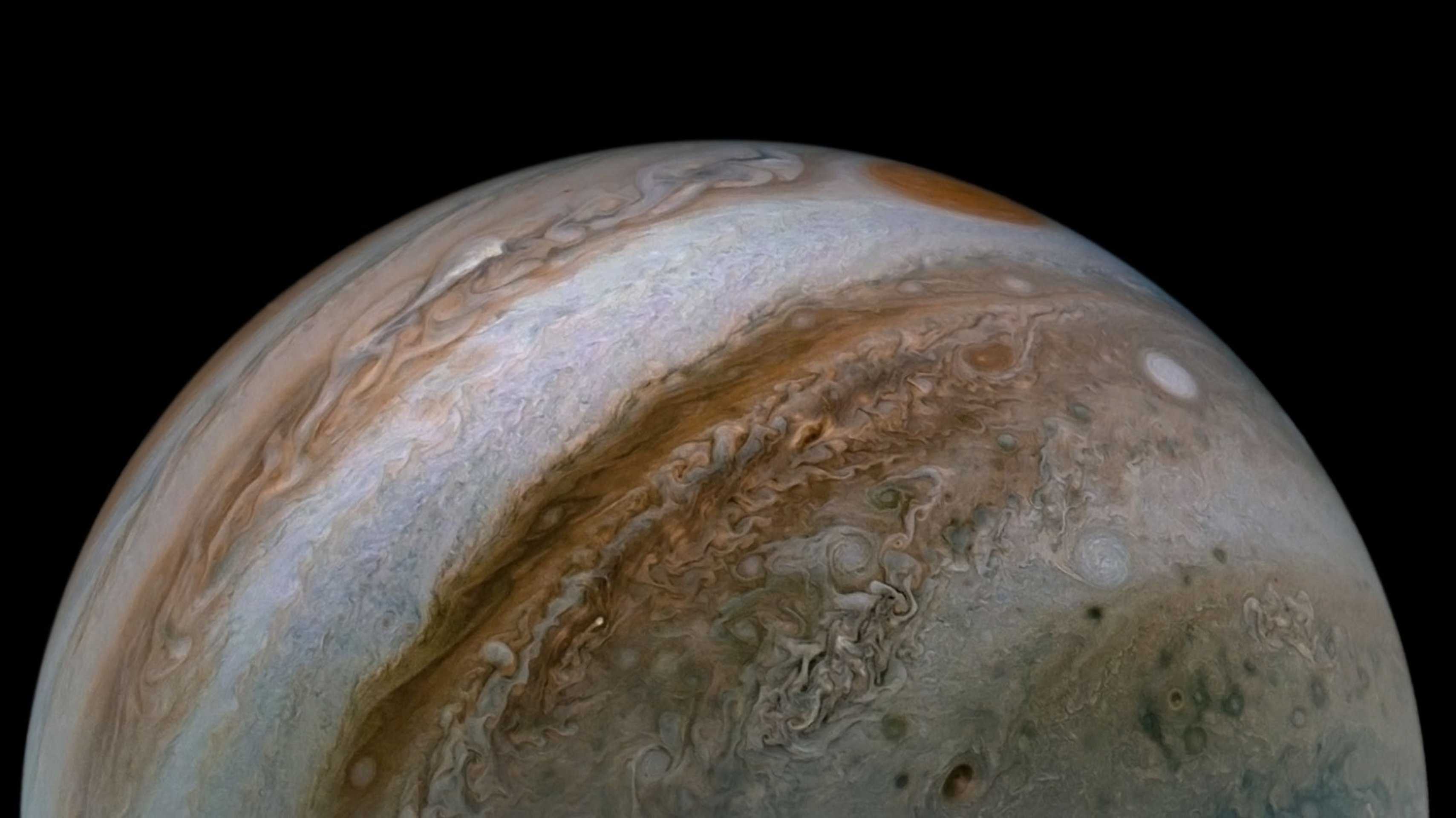 Ядро Юпитера оказалось частично растворенным в металлическом водороде