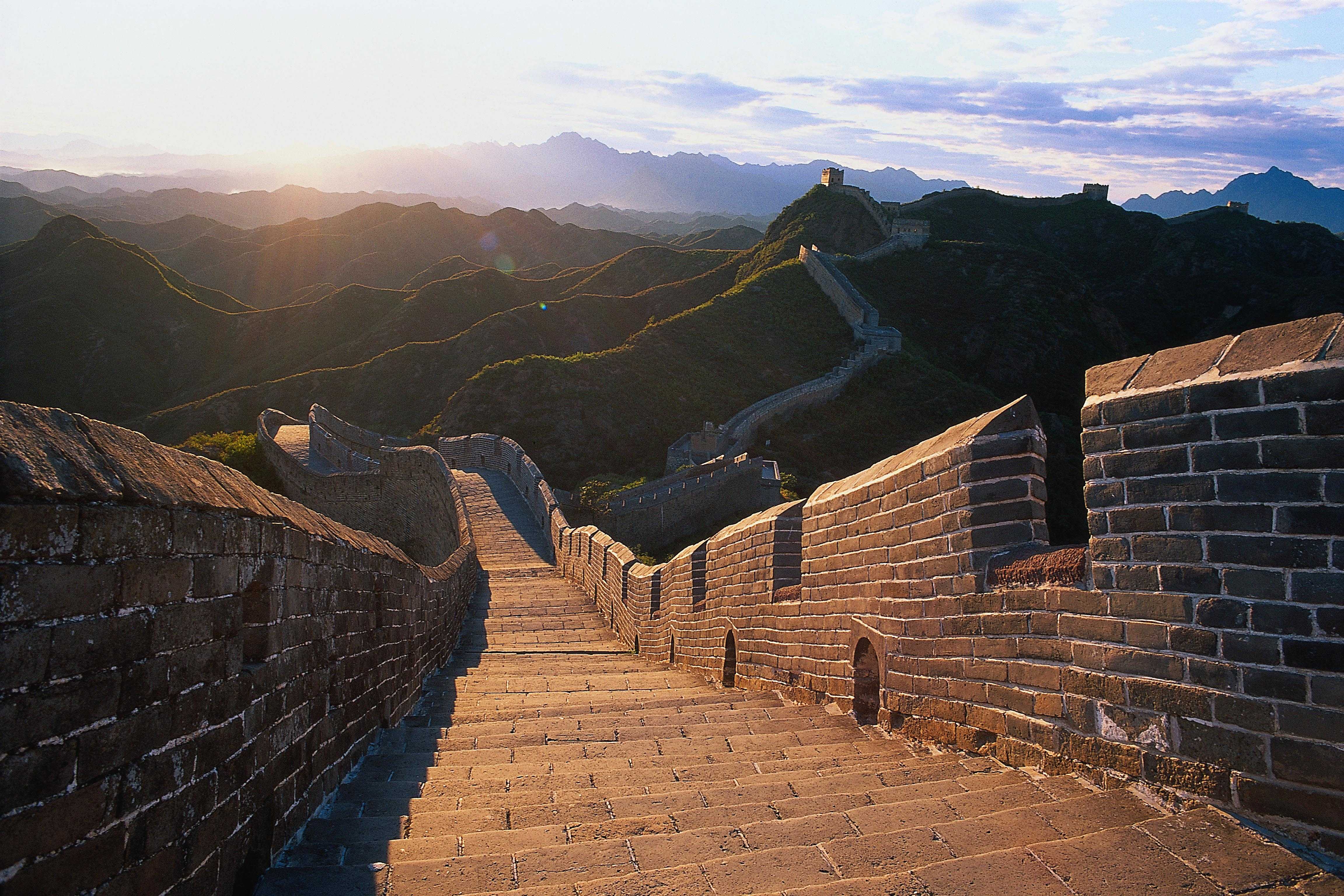 В Великой Китайской стене нашли потайные двери