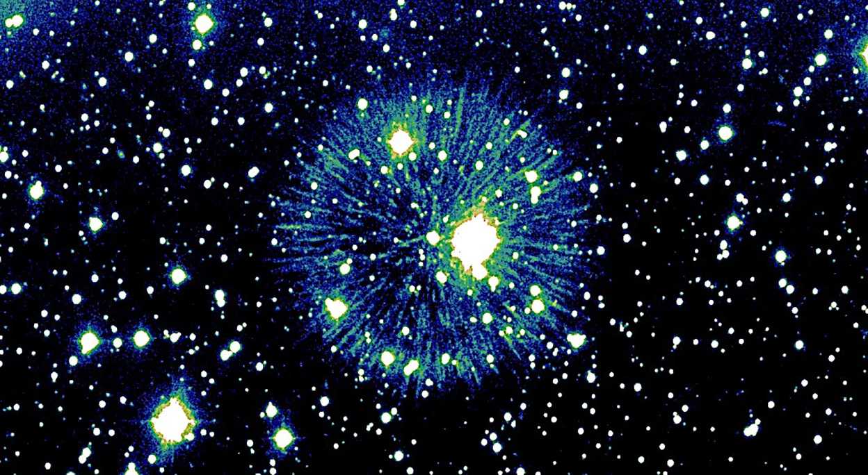 Фейерверк открытия: что скрывает одна из самых странных звезд Галактики