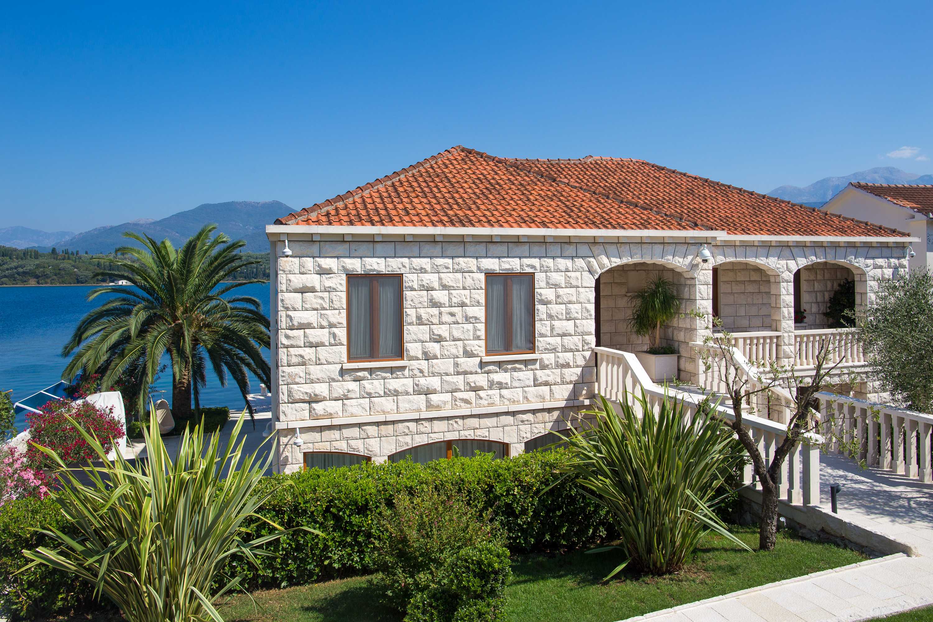 Как купить дом в Черногории и создать идеальное жилье