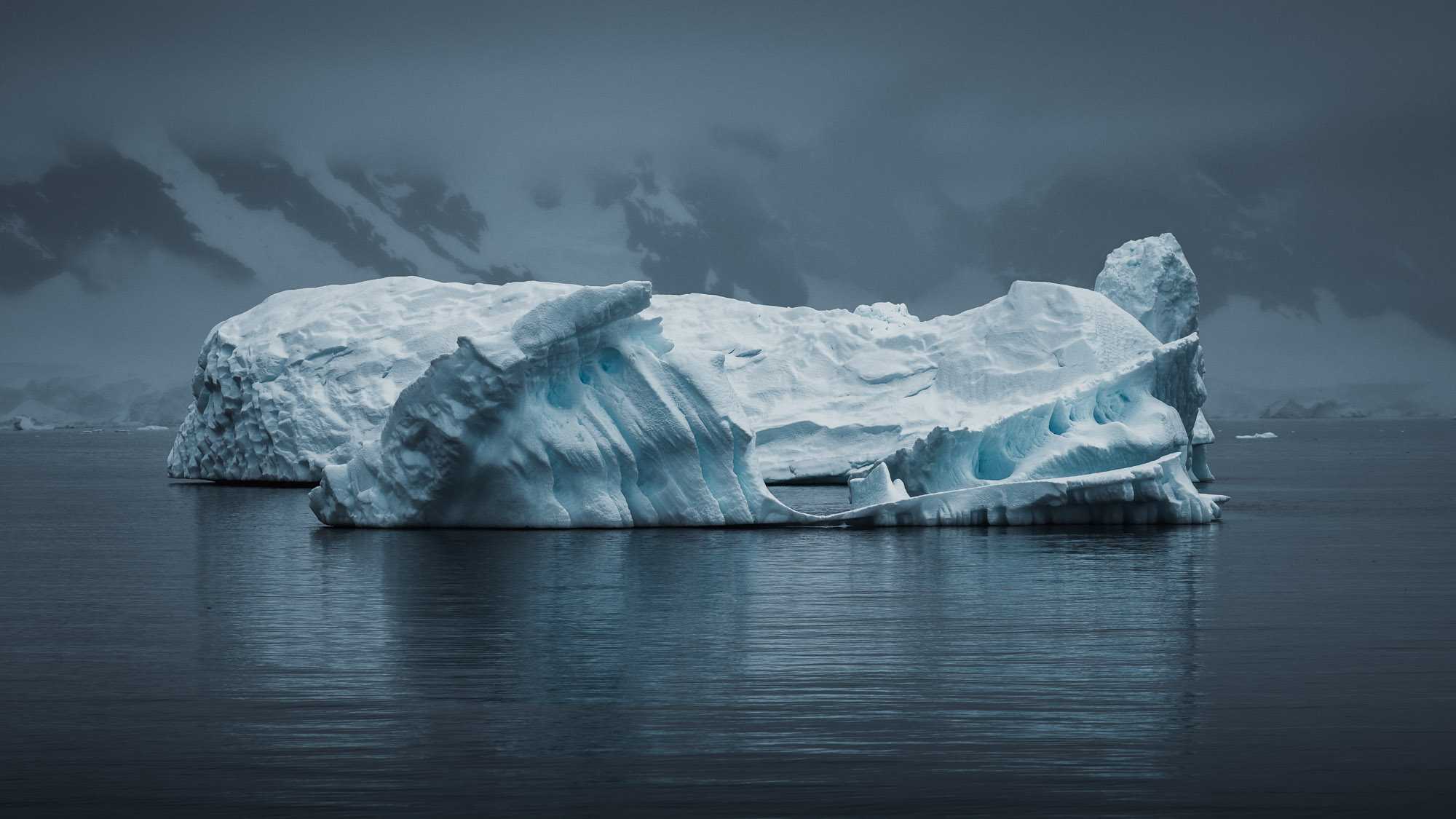 Аномально высокая температура морской воды подтопила антарктический шельф