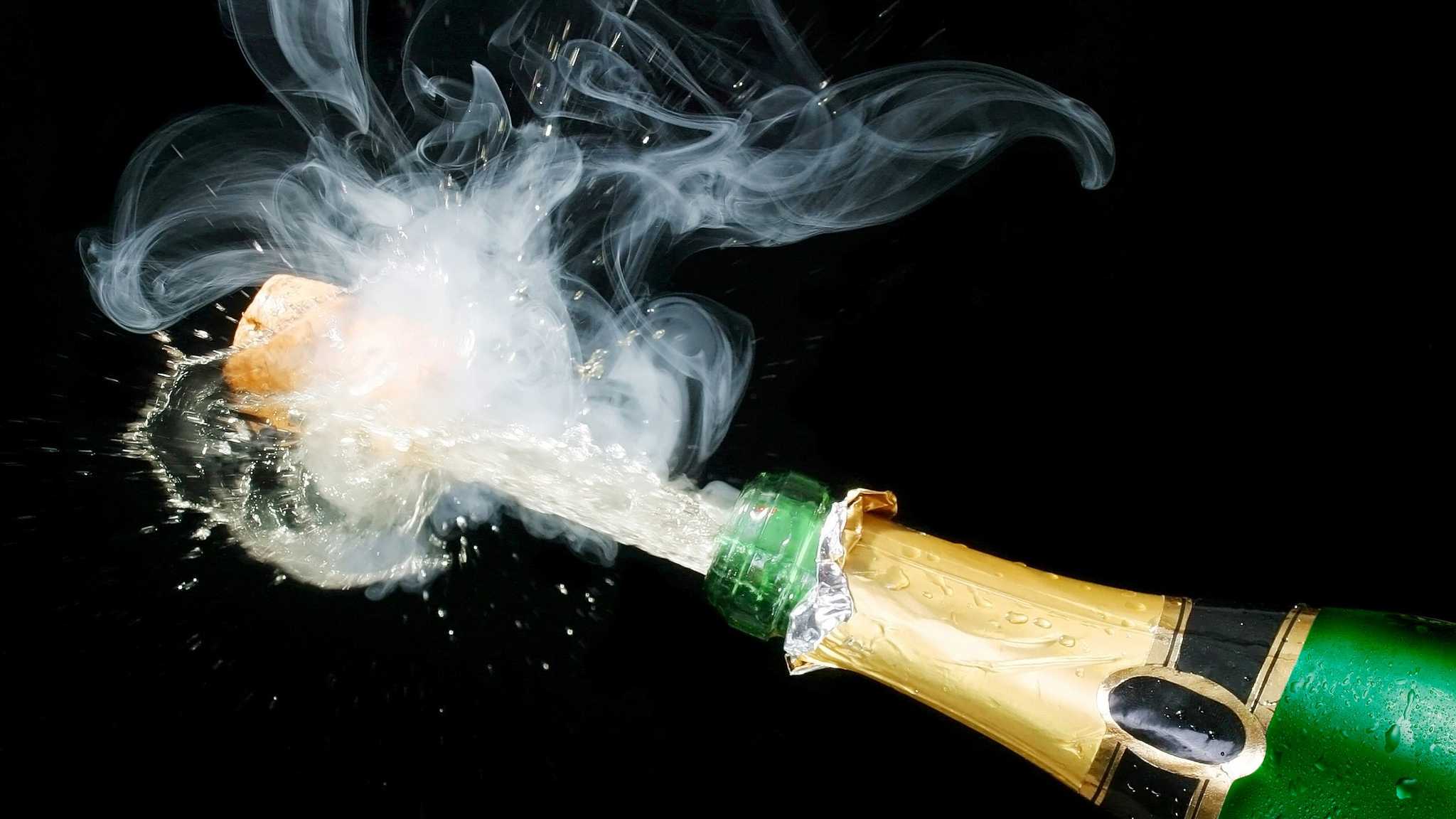 Цвет «дымки» от шампанского объяснили криогенными процессами