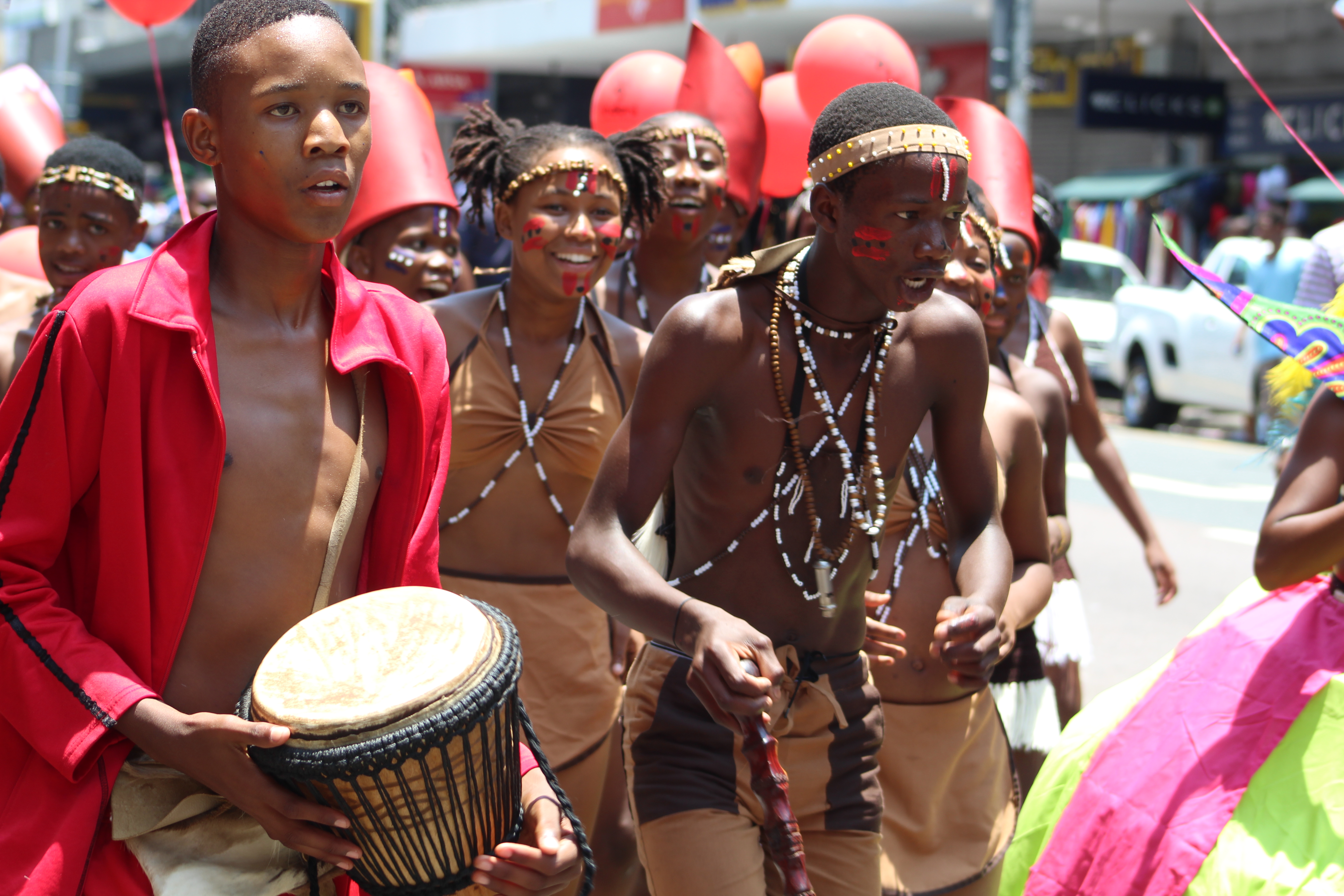 Антропологи развеяли миф о «благородных дикарях» Антропологи развеяли миф о «благородных дикарях»