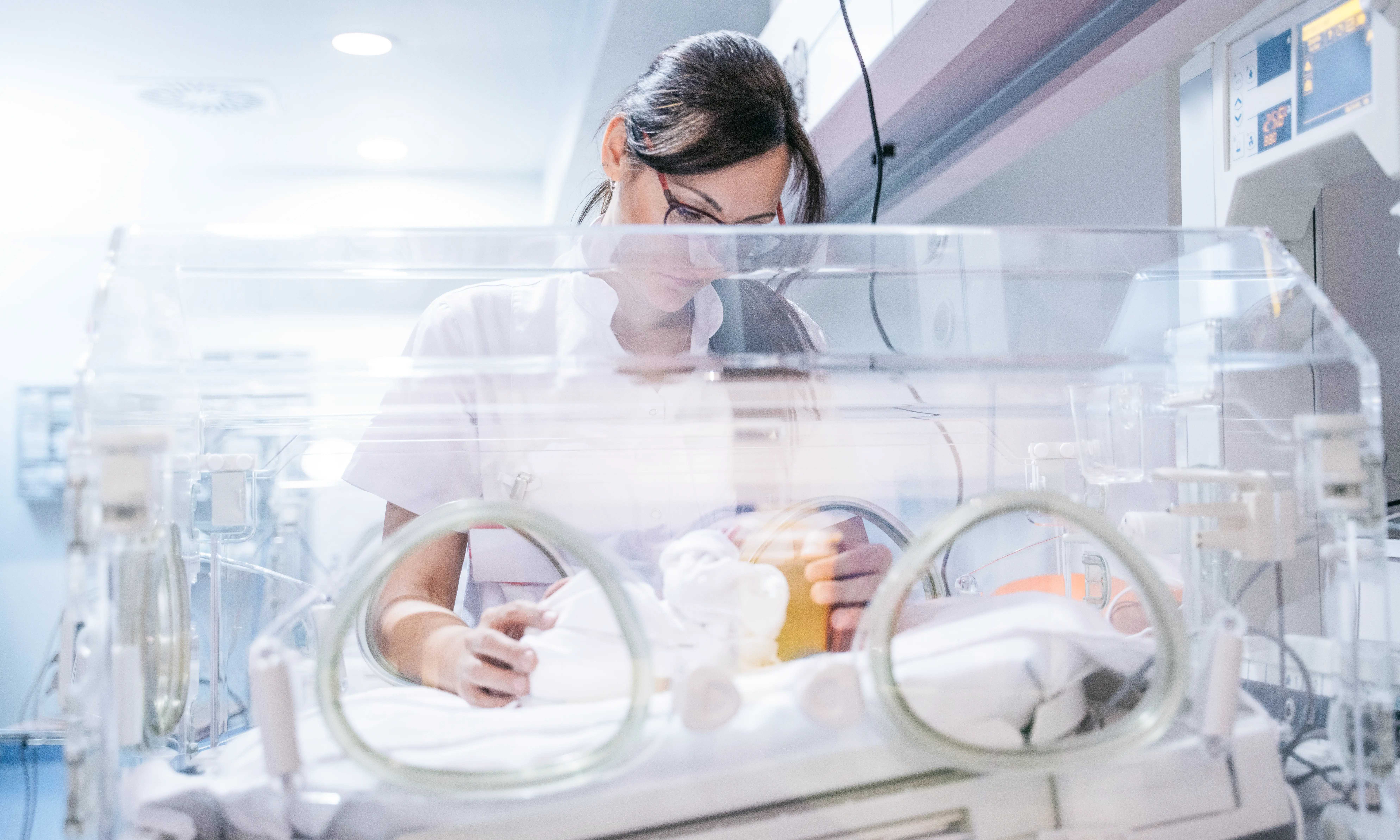 Обтирание не повлияло на температуру тела недоношенных детей Обтирание не повлияло на температуру тела недоношенных детей